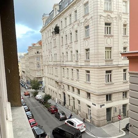 Mariahilfer Street Apartment Vienna Exterior photo